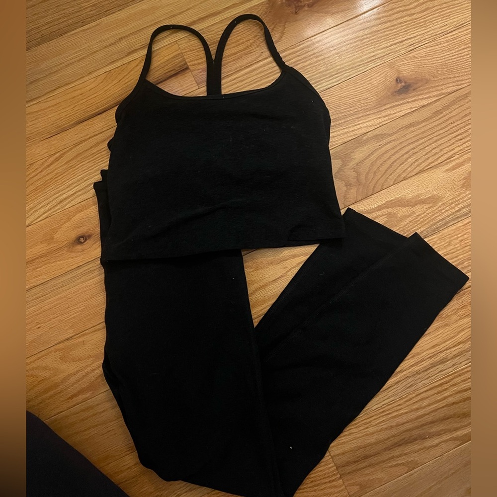 Black beyond yoga workout set
